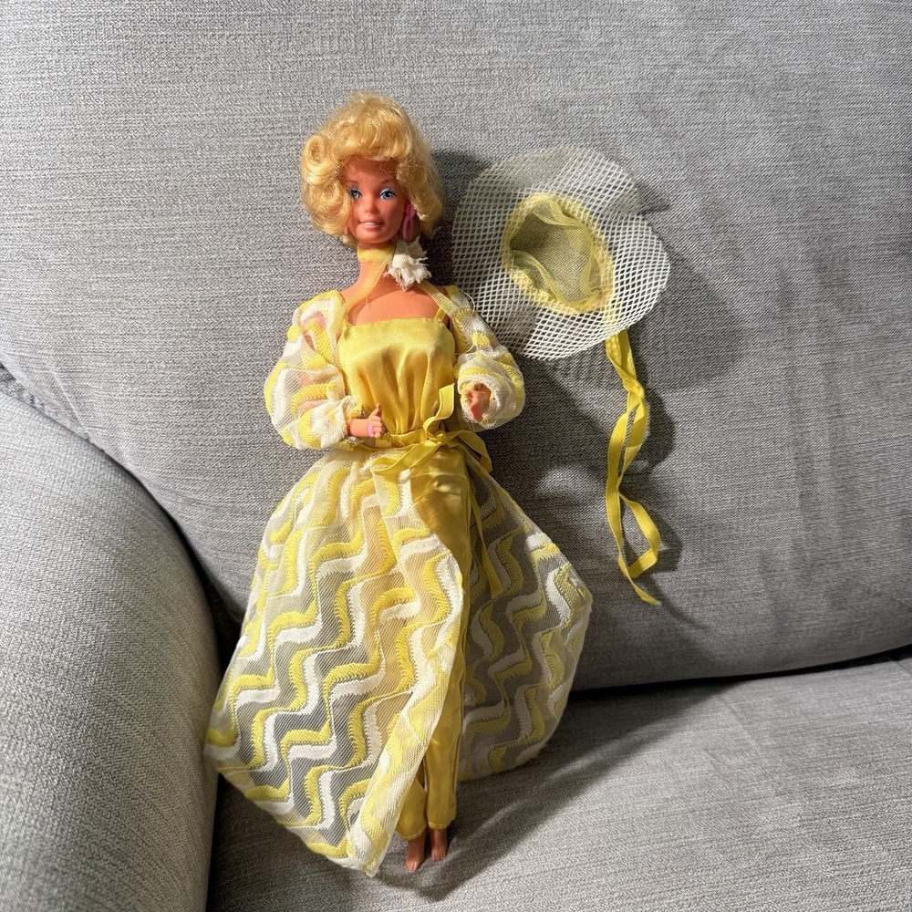 Barbie Pretty Changes Doll w/ orig outfit, jewelry Vintage Mattel 1978 70s